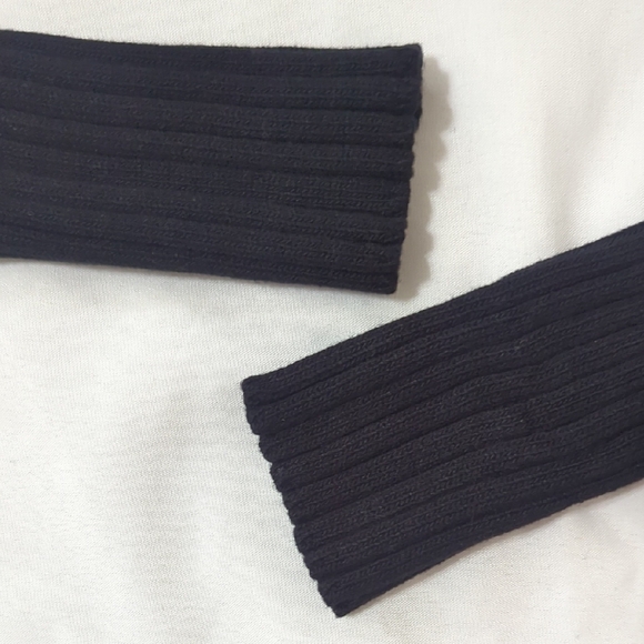 Hera Collection Ribbed V-Neck Top, Color Black, Size S - Picture 5 of 12